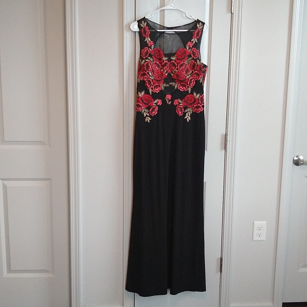 Black dress with flowery embroidery